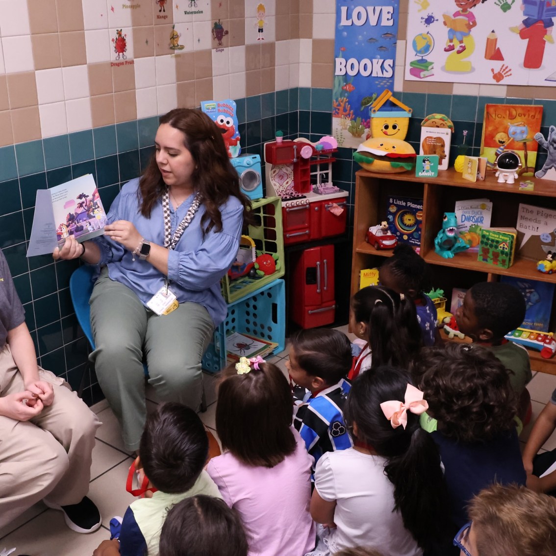 TX School Brings Literacy to the Lunchroom With Creative Book&nbsp;Nook